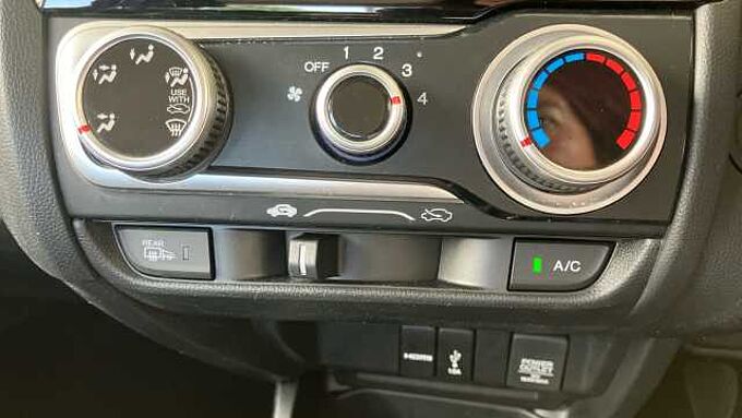 Honda Jazz 1.3 i-VTEC SE Navi 5dr