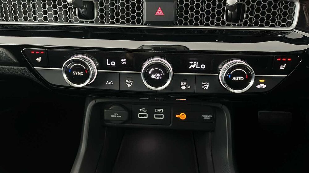 Honda Civic 2.0 h i-MMD Elegance Hatchback 5dr Petrol Hybrid eCVT Euro 6 (s/s) (184 ps)