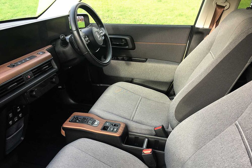 Honda E (113kw) Advance (17in Alloy)