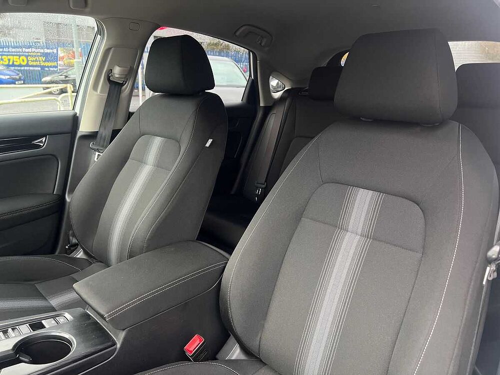 Honda Civic 2.0 h i-MMD Elegance Hatchback 5dr Petrol Hybrid eCVT Euro 6 (s/s) (184 ps)