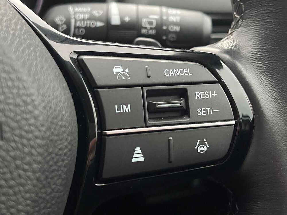 Honda Civic 2.0 h i-MMD Elegance Hatchback 5dr Petrol Hybrid eCVT Euro 6 (s/s) (184 ps)