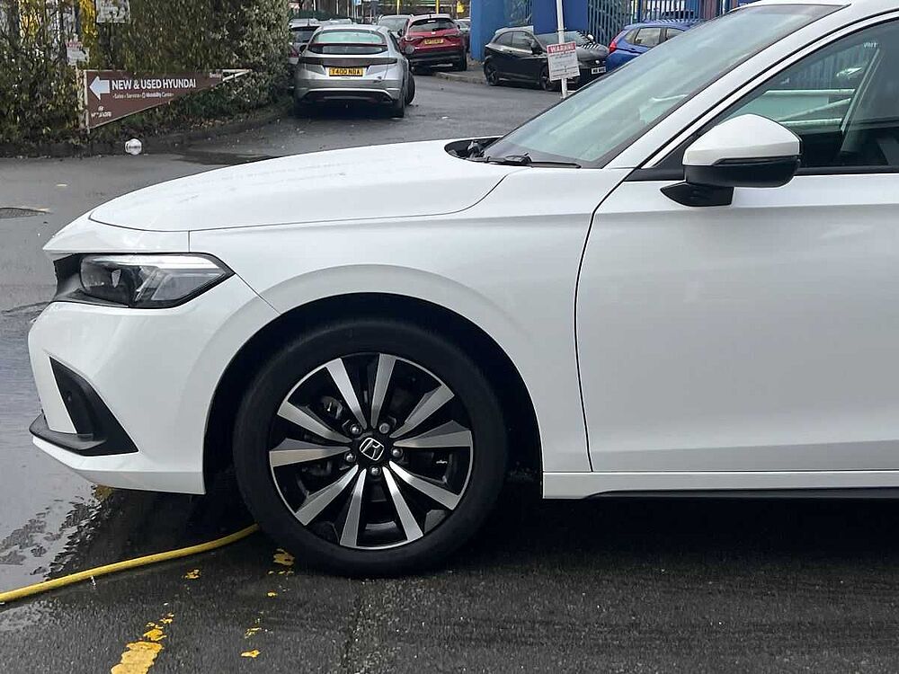 Honda Civic 2.0 h i-MMD Elegance Hatchback 5dr Petrol Hybrid eCVT Euro 6 (s/s) (184 ps)