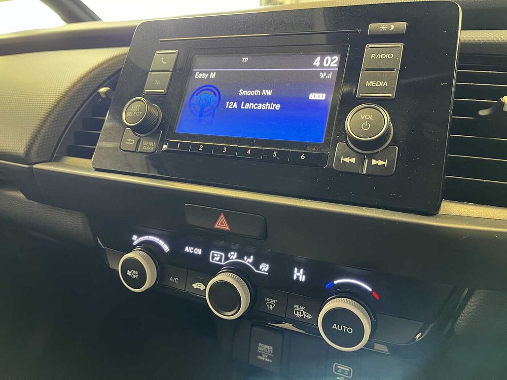 Honda Jazz 1.5 i-MMD (107ps) SE