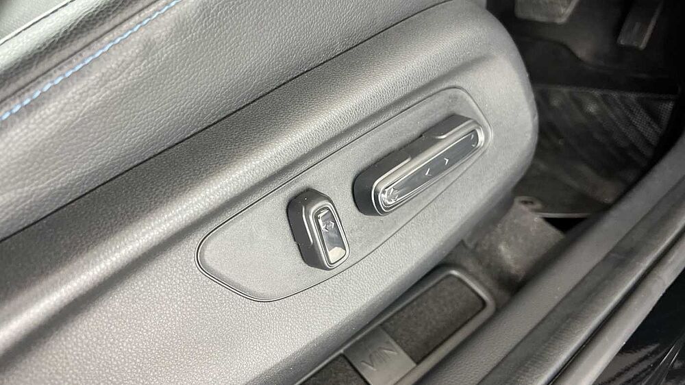 Honda e: Ny1 68.8kWh Elegance SUV 5dr Electric Auto (204 ps)