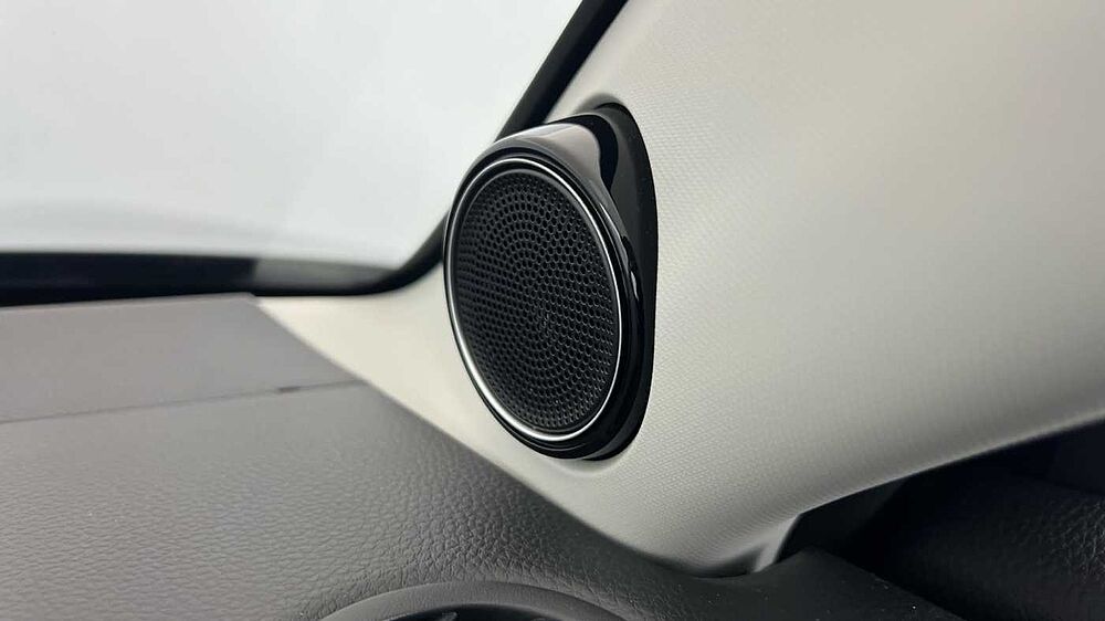 Honda e: Ny1 68.8kWh Elegance SUV 5dr Electric Auto (204 ps)