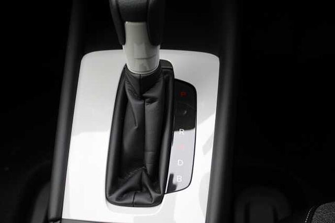 Honda Jazz 1.5 i-MMD (109ps) SR eCVT