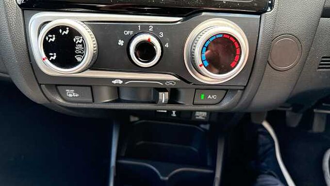 Honda Jazz 1.5 i-VTEC Sport 5dr